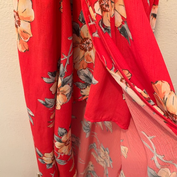 Red Flower Pattern Dress - Picture 2 of 8